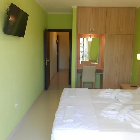 Golden Star 3*