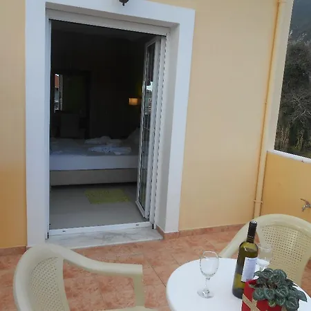 Golden Star Nydri (Lefkada)