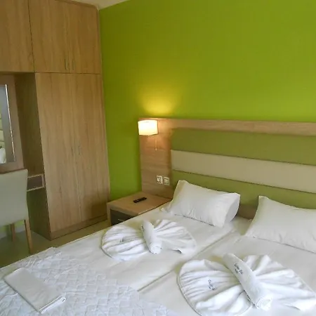 Golden Star Aparthotel